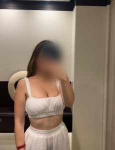 En torre vieja️️️ iveline tu mejor compaÑia 24 horas disponible