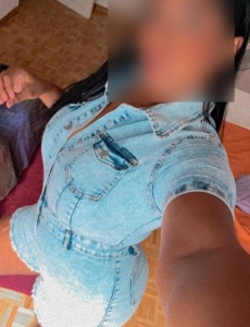 Primera vez en elda, una joven