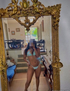 Sara,morena latina solo salidas