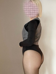 Madura sexy y muy femenina