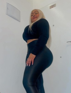 Natalia mujer de alto nivel para escapar de la monotonia