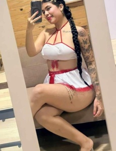 Hermosa latina experta en