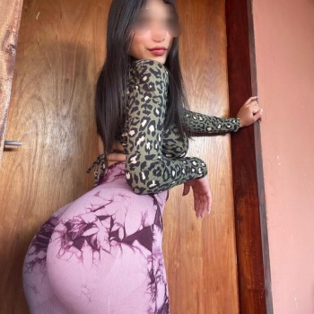 Hermosa latina, Elche