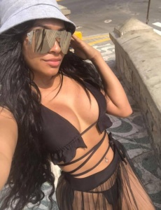 Hola amor soy una morena muy hermosa