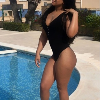 Cubana morena caliente, Alicante
