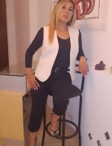 Masajista titulada ago masaje en camilla tambiÉn depilaciÓn