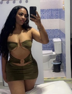 Yuliana linda morenaza caribeña en moraira