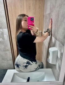 Sol una rubia jovencita con