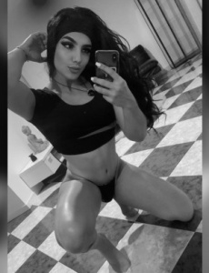 Apasionada y seductora trans.
