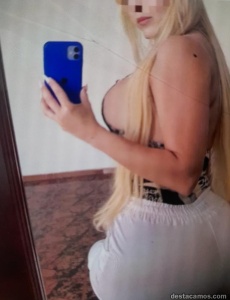 Independientemente, solita en casa ,solo hasta el vdia 24a la noche