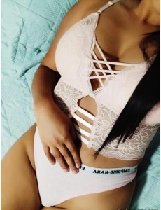 Abby por unos dias en torrevieja latina experimentada llamame disponible 24 h