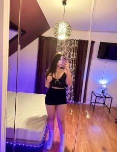 Jovencita chupona y fiestera