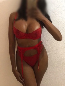 Beatyfull brunette naomi incall & outcall