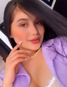 Extrovertida encantadora la chica de tus sueÑos