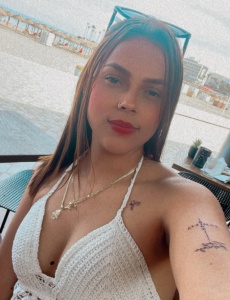 Soy angie jovencita fiestera y muy cañera