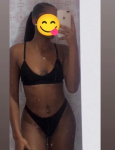 Jovencita mulata también me desplazo