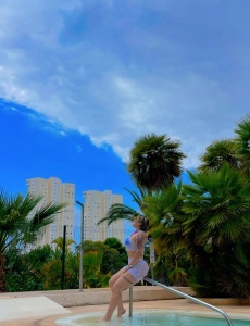 Latina acompañante de lujo de paso por benidorm