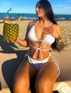 ESPECIAL. Soy Cristal jovencita recien llegada a Elche(Alicante).Mi