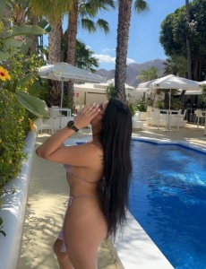 Hermosa y joven colombiana
