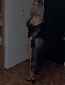 Madurita con buenas curvas y exÓtica
