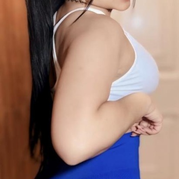 Jovencita latina de vacaciones en torrevieja valery 22 años, Torrevieja