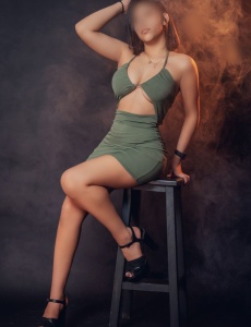 BellÍsima dama joven muy viciosa 24 h