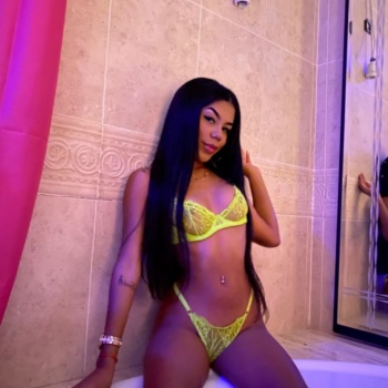 Encantadora belleza peli negra, 23 años, Benidorm