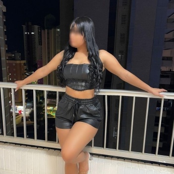 Charlotte hermosa morena, Benidorm