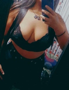 Valeria la mas completa, solo tienes que pedir