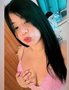 Quiero tener tu polla en mi boquita y tragarme tu