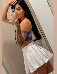 Soy valeria latina divertida y experta en dar emociones