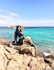Jovencita de paso por torrevieja tu mejor compañía 20 años