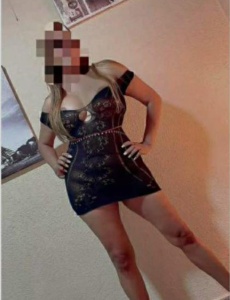 Te apetece quedar aquí estoy para consentirte solo tu y yo.. Madurita. Sin prisa.. Que estemos agusto... Primera ve.