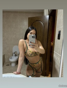 Hola soy daniela hermosa latina