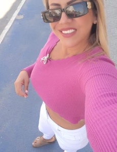 Rubia latina madura muy maja