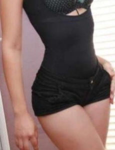 Morena jovencita toda para ti
