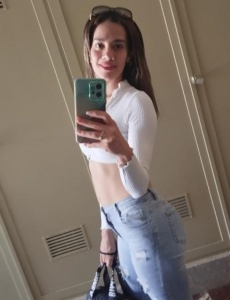 Natalia recién llegada bomboncon
