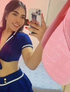 Caribeña hermosa latina masajista jovencita
