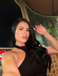 Belleza tropical, cariñosa y sensual. Toda para ti