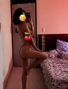Chica muy extrovertida en torrevieja colombiana