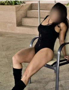 Carolina guapa 19 años morenita