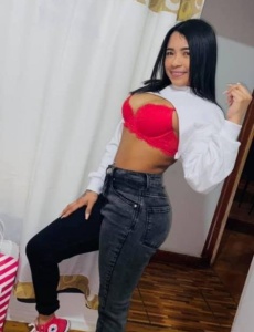 Hola amor me llamas sharol una morena hermosa,