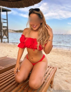 Karla colombiana con curvas