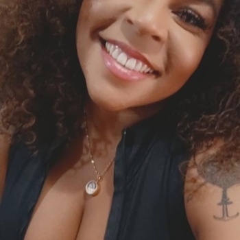 Mel mulata brasileña curvilínea ,, Alicante