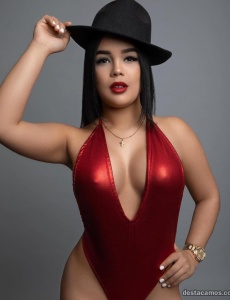 ¡Soy Dafne! Una chica de compañía que está