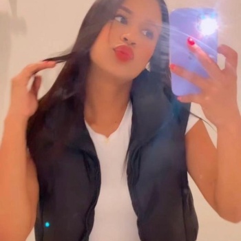 Hola, soy martina, una encantadora colombiana de 19, Alicante