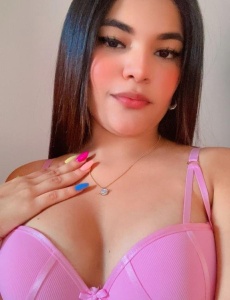 Camila estudiante 20 aÑitos