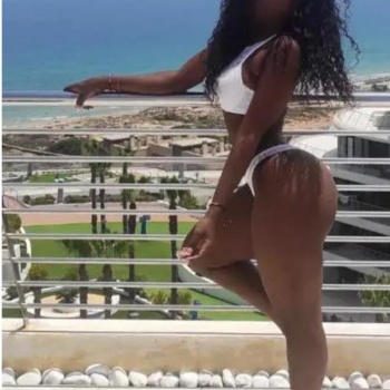 Cristina con buenas curvas dispuesta, Benidorm
