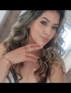 Soy una dulce morena, y lista para un gran encuentro