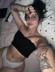 Soy una escort disponible para sexo pago sin probl
